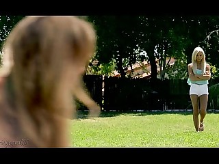 blond pocałunek lesbijka lizanie mamusia mamuśki orgazm kiciuś